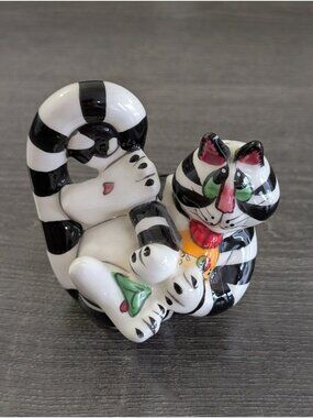 Rare Blue Sky Black White Cats Novelty Salt Or Pepper Shaker One Of Two Ceramic